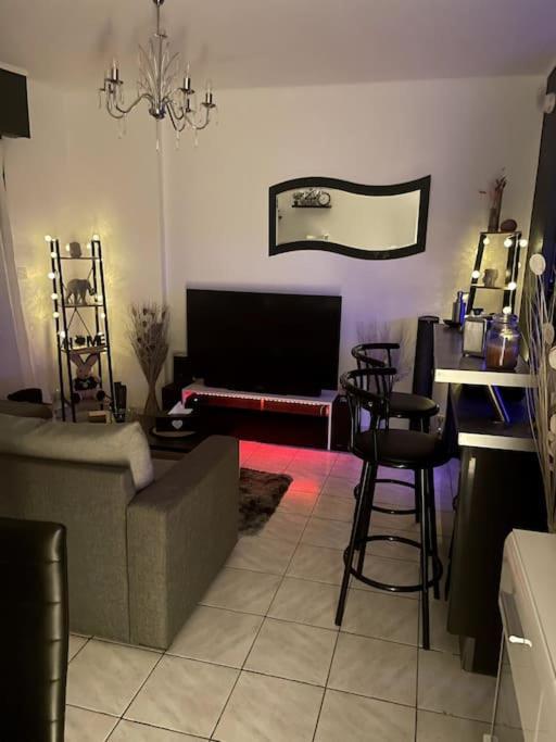 Appartement - Chic Et Cosy A 30 Minutes De Paris Et 25 Minutes De Disney Ozoir-la-Ferrière Exterior foto